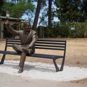 alberto sordi statue