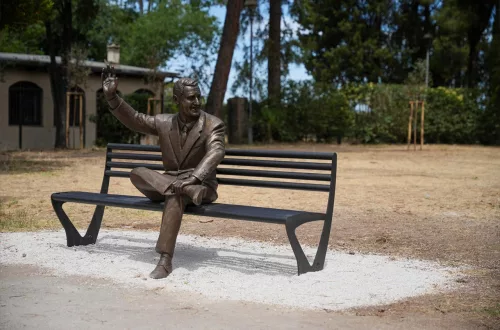 alberto sordi statue